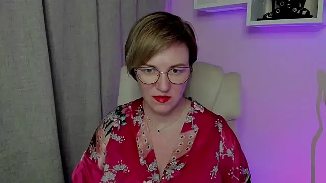 Snapshot of feliziaDesire chatting on July 2026 06:11:01 PM feliziaDesire online show from July 2026 06:11:01 PM