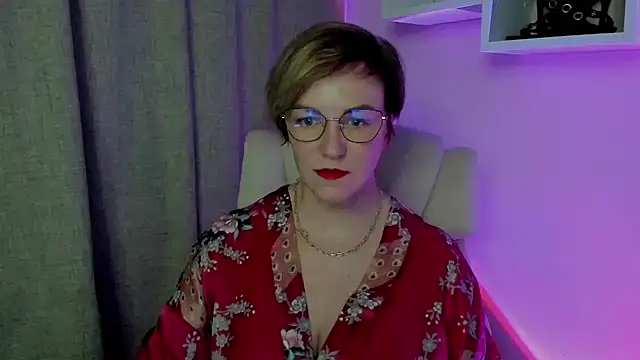 Snapshot of feliziaDesire chatting on July 2026 06:50:01 AM feliziaDesire online show from July 2026 06:50:01 AM