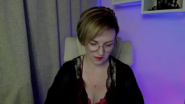 Snapshot of feliziaDesire chatting on July 2026 01:24:02 PM feliziaDesire online show from July 2026 01:24:02 PM