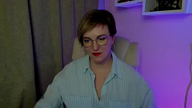 Snapshot of feliziaDesire chatting on July 2026 03:48:02 PM feliziaDesire online show from July 2026 03:48:02 PM