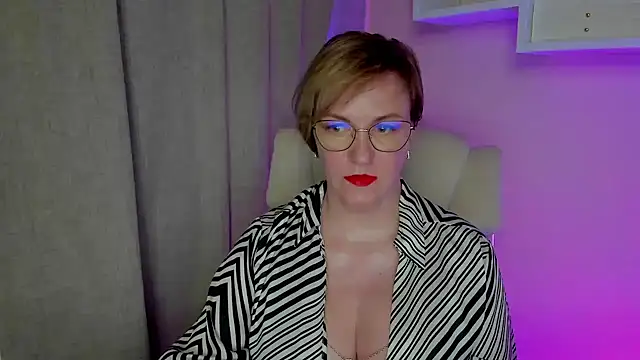 Snapshot of feliziaDesire chatting on August 2026 12:52:01 PM feliziaDesire online show from August 2026 12:52:01 PM