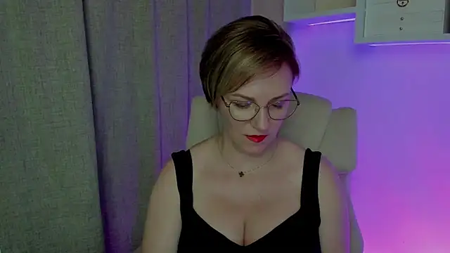 Snapshot of feliziaDesire chatting on August 2026 08:19:02 AM feliziaDesire online show from August 2026 08:19:02 AM