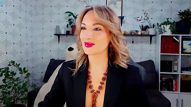 MillaXQueen online show from November 2025 01:36:01 PM