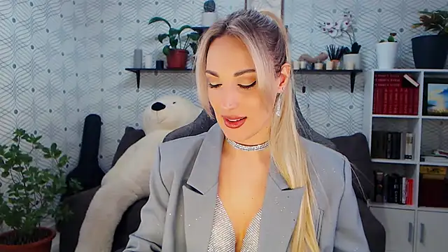 MillaXQueen online show from February 2026 12:49:01 PM