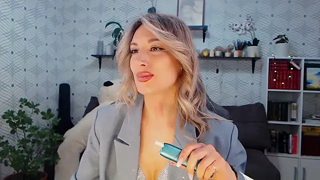 MillaXQueen online show from April 2026 11:21:02 AM