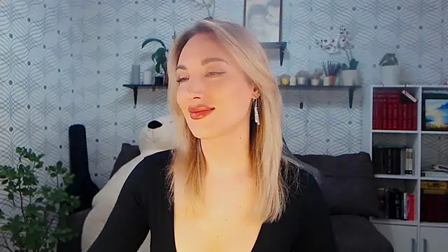 MillaXQueen online show from April 2026 03:04:01 PM