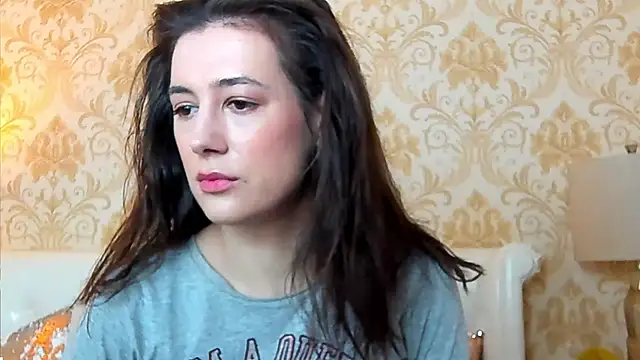 JuliaHunts online show from April 2026 04:10:02 AM