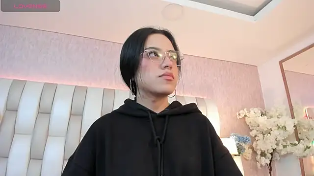 Rebeca jones online show from February 2025 01:10:02 PM