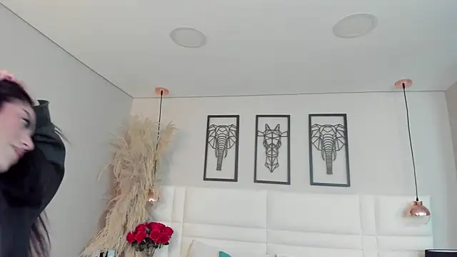 Rebeca jones online show from November 2025 12:13:01 PM