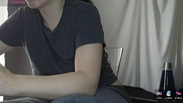 Snapshot of Mia_G0ld chatting on January 2026 01:27:01 PM Mia G0ld online show from January 2026 01:27:01 PM