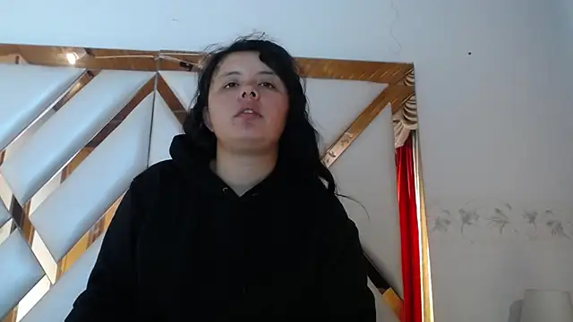 nathaly low1 online show from April 2026 12:43:01 PM