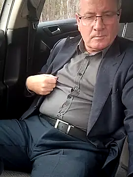 stiffandlubedxh online show from September 2025 10:11:01 PM