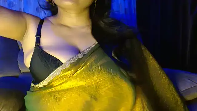 janifer001 online show from October 2025 05:02:02 PM