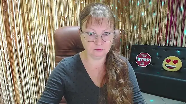 VanessaHotts online show from September 2025 05:09:02 AM