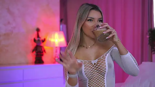 ArtTeasee online show from December 2025 08:45:02 AM