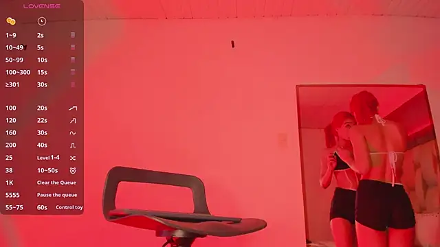 Emmily Savage online show from January 2025 04:04:01 AM