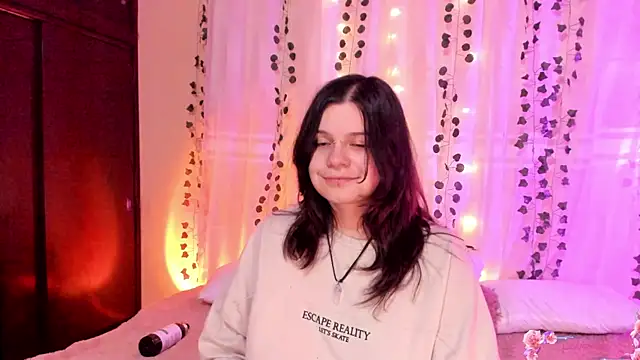 Mey moon online show from December 2024 12:19:01 AM