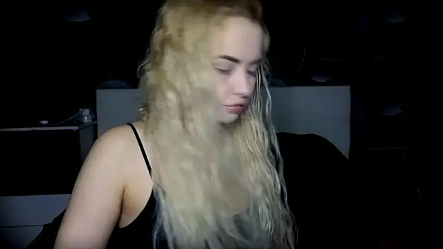 StephanieSweety online show from November 2025 09:30:01 AM