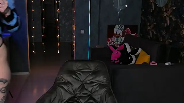 Blckmirrorr online show from September 2025 04:29:02 PM