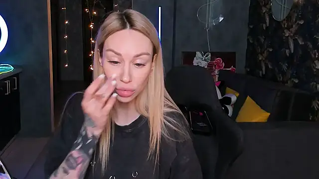 Blckmirrorr online show from November 2025 12:05:02 PM