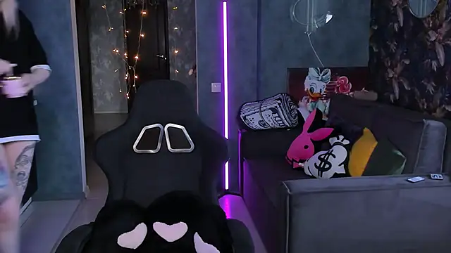 Blckmirrorr online show from April 2026 10:29:02 AM