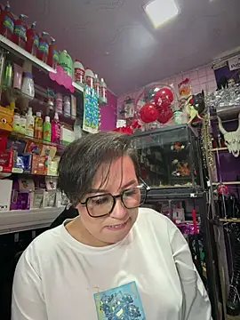 Snapshot of TamySweetness chatting on May 2026 05:10:01 PM TamySweetness online show from May 2026 05:10:01 PM