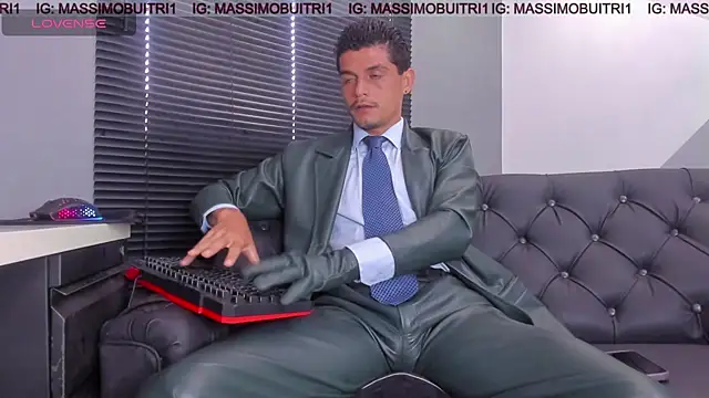 Snapshot of massimo_g chatting on April 2026 01:45:01 PM massimo g online show from April 2026 01:45:01 PM