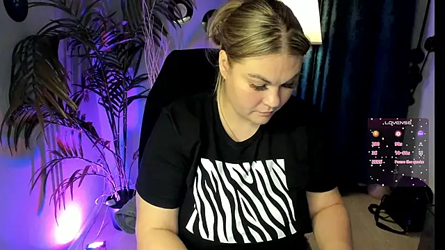 ZenaPallmer online show from October 2025 07:12:02 PM