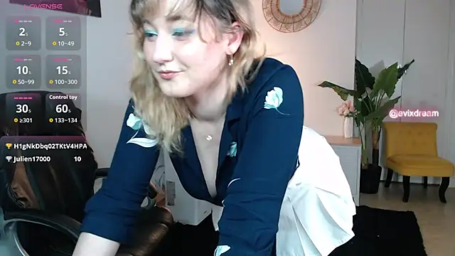 Snapshot of Crystal-dreamt chatting on June 2026 01:17:02 PM Crystal-dreamt online show from June 2026 01:17:02 PM