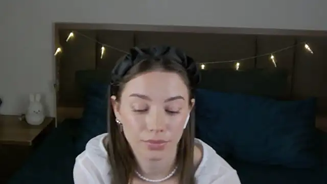 sinthiaroze online show from March 2025 05:56:02 PM