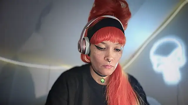 FRRANNKIE online show from October 2025 03:34:04 PM