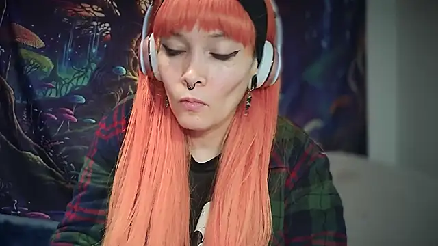 FRRANNKIE online show from November 2025 09:59:01 PM