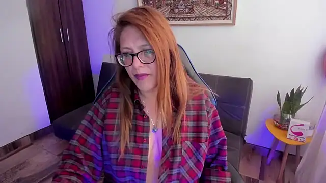 Ivette Shaira online show from September 2025 12:10:01 PM