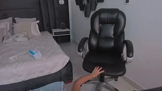 MileyCruz  online show from March 2025 09:48:02 AM