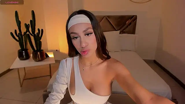 DannaCruz online show from March 2025 07:10:02 PM