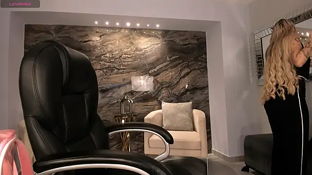 SophiePalmer online show from February 2025 12:04:02 PM