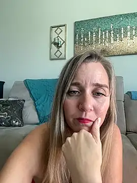 SkyelarSommer online show from December 2024 05:55:02 PM