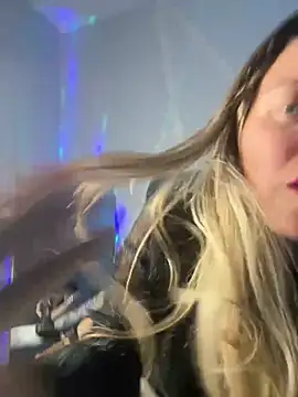 SkyelarSommer online show from December 2024 05:10:01 AM