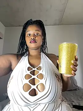 Snapshot of KnockoutBestie chatting on February 2025 07:29:01 AM KnockoutBestie online show from February 2025 07:29:01 AM