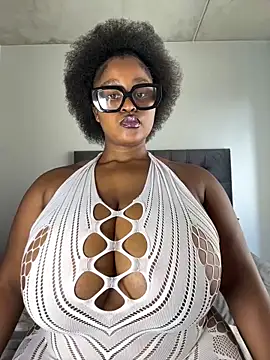 Snapshot of KnockoutBestie chatting on March 2025 07:19:01 AM KnockoutBestie online show from March 2025 07:19:01 AM