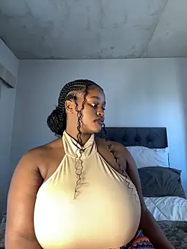 Snapshot of KnockoutBestie chatting on March 2025 07:32:01 AM KnockoutBestie online show from March 2025 07:32:01 AM