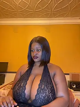 Snapshot of KnockoutBestie chatting on November 2025 08:19:02 PM KnockoutBestie online show from November 2025 08:19:02 PM