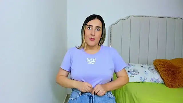 Hanna86 online show from January 2025 07:18:02 PM