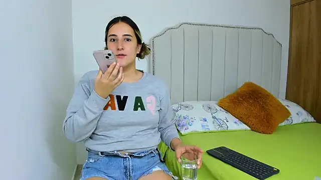 Hanna86 online show from February 2025 04:25:01 PM