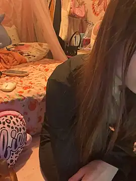 LaPetitechienne1 online show from March 2025 05:30:01 AM