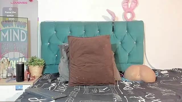 StefanyMiler online show from May 2026 07:00:02 PM