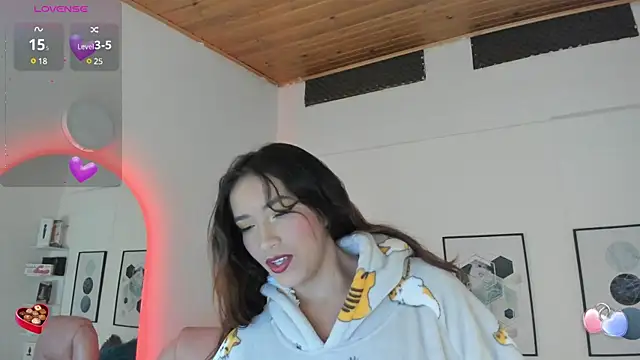 cristal  hot 1 online show from February 2025 10:08:02 AM