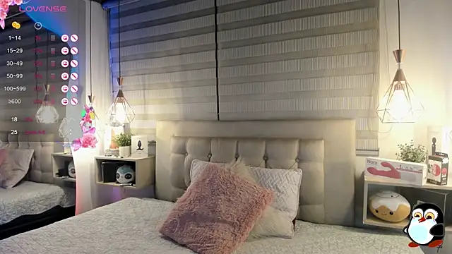 cristal  hot 1 online show from November 2025 04:47:02 AM