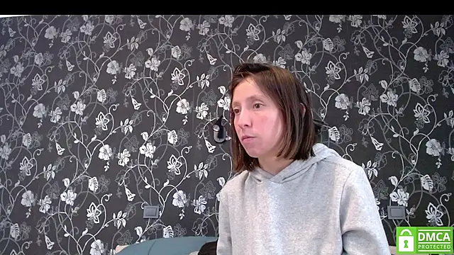 Snapshot of Sophi_Cute chatting on July 2026 11:25:01 AM Sophi Cute online show from July 2026 11:25:01 AM