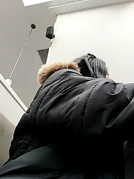 Sam Sara online show from March 2025 05:52:01 PM